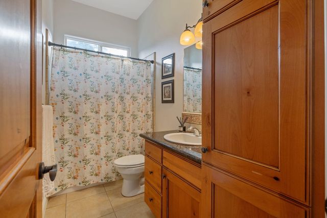 729 St Thomas Court, Exeter, CA 93221