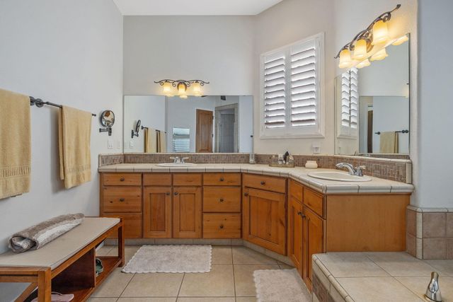 729 St Thomas Court, Exeter, CA 93221