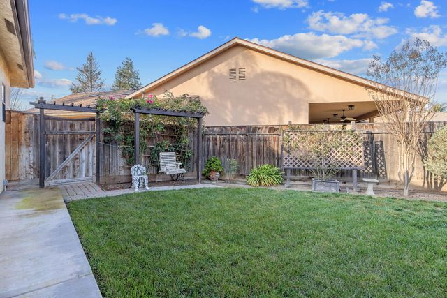 729 St Thomas Court, Exeter, CA 93221