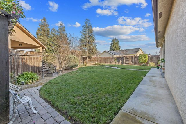 729 St Thomas Court, Exeter, CA 93221