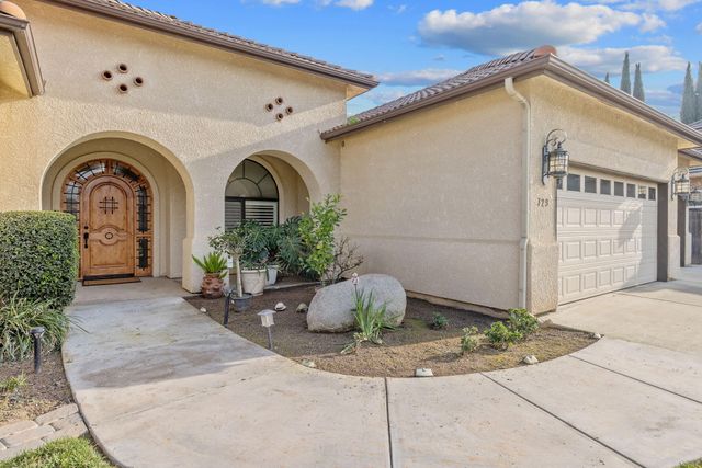 729 St Thomas Court, Exeter, CA 93221