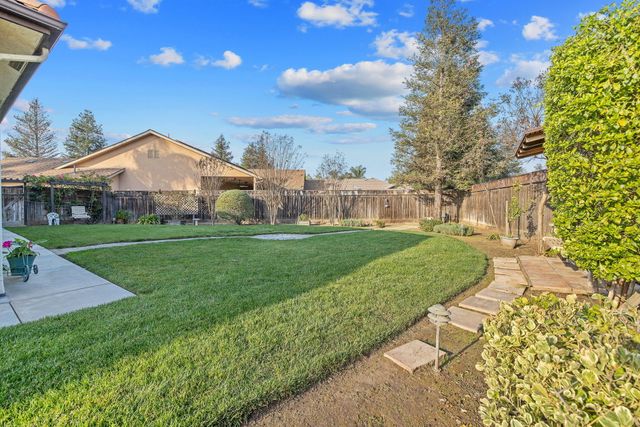 729 St Thomas Court, Exeter, CA 93221