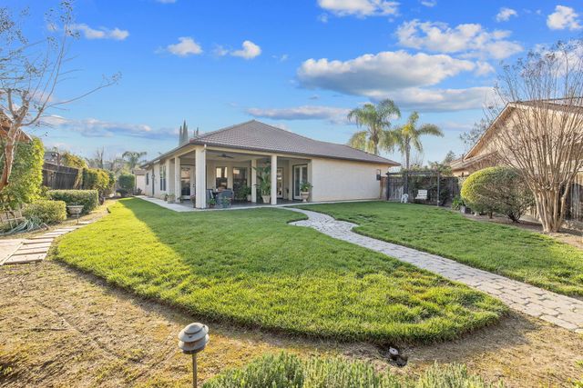 729 St Thomas Court, Exeter, CA 93221