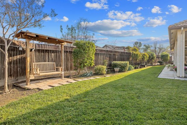 729 St Thomas Court, Exeter, CA 93221