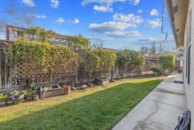 729 St Thomas Court, Exeter, CA 93221