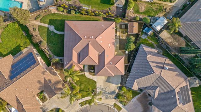 729 St Thomas Court, Exeter, CA 93221