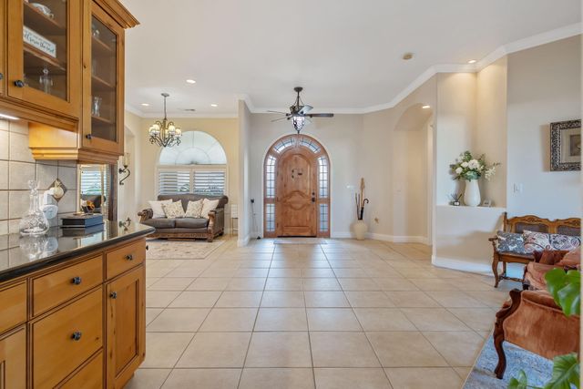 729 St Thomas Court, Exeter, CA 93221