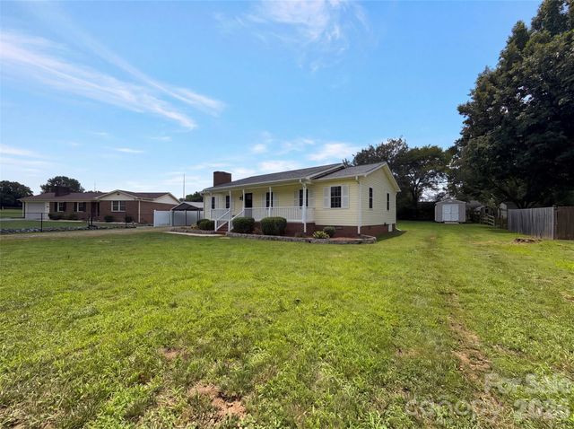 642 Lancer Court NW, Concord, NC 28027