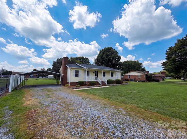 642 Lancer Court NW, Concord, NC 28027