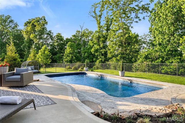110 Westleigh Manor Drive, Wentzville, MO 63385