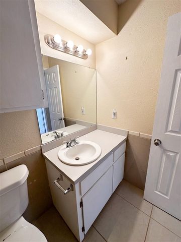 2711 NE Euclid, Lawton, OK 73507