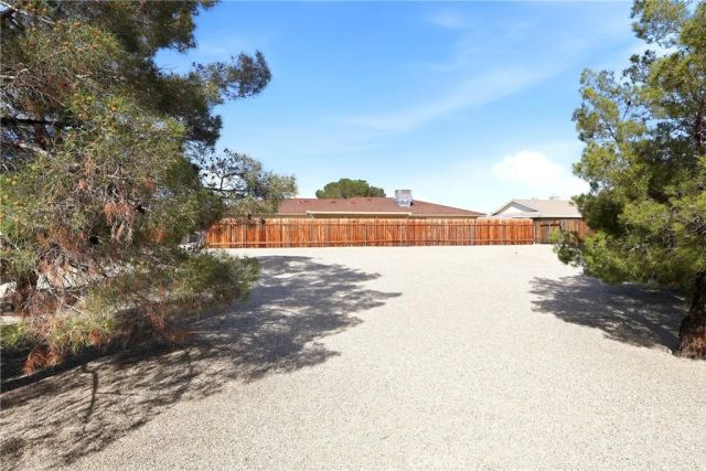 13475 Apple Blossom, Apple Valley, CA 92308