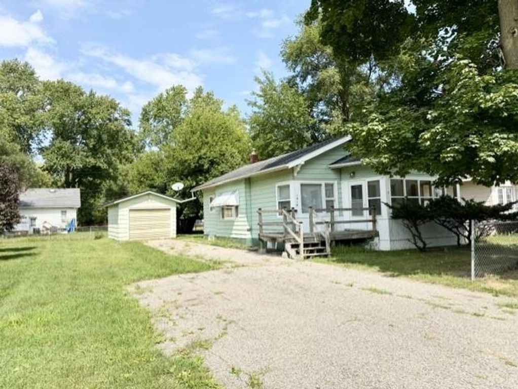 1315 Plum, Alma, MI 48801