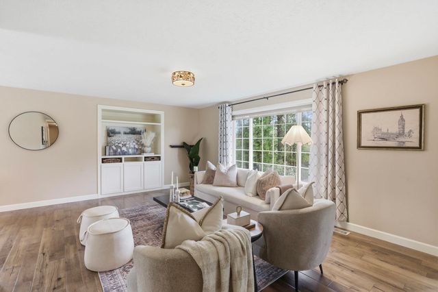 323 E Eleventh St, Deer Park, WA 99006