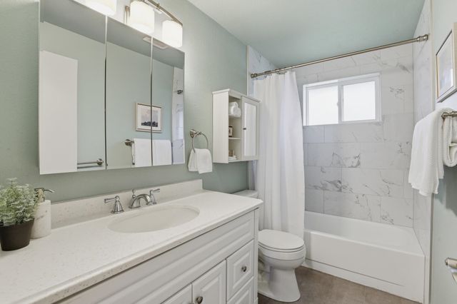 323 E Eleventh St, Deer Park, WA 99006