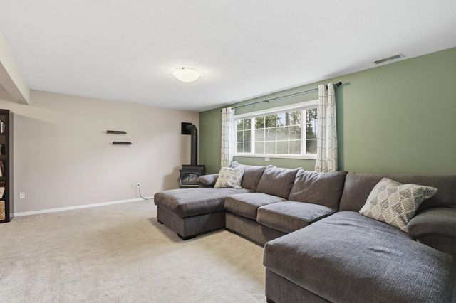 323 E Eleventh St, Deer Park, WA 99006