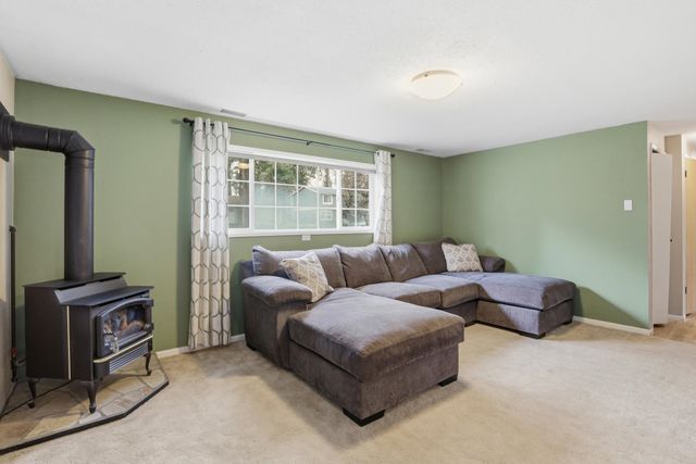 323 E Eleventh St, Deer Park, WA 99006
