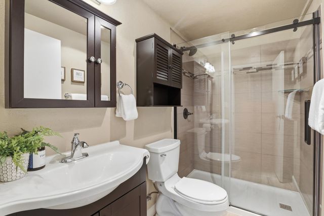 323 E Eleventh St, Deer Park, WA 99006
