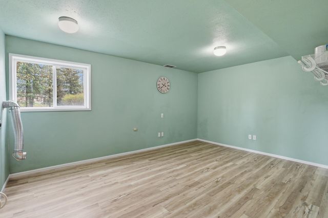 323 E Eleventh St, Deer Park, WA 99006