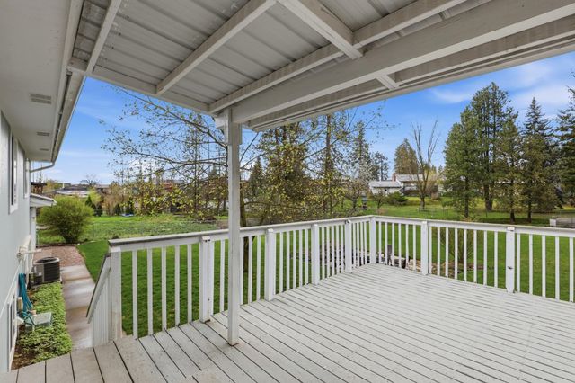 323 E Eleventh St, Deer Park, WA 99006