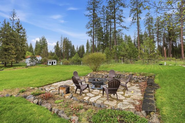 323 E Eleventh St, Deer Park, WA 99006