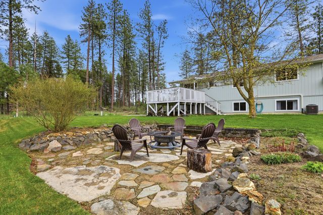 323 E Eleventh St, Deer Park, WA 99006