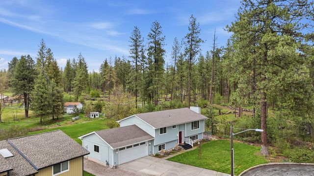 323 E Eleventh St, Deer Park, WA 99006