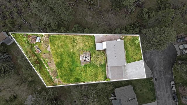 323 E Eleventh St, Deer Park, WA 99006