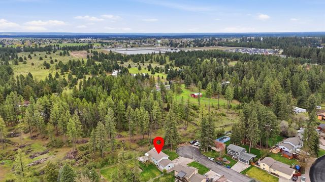 323 E Eleventh St, Deer Park, WA 99006