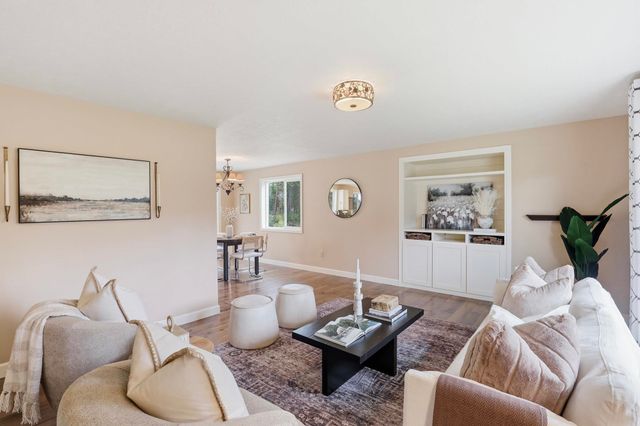 323 E Eleventh St, Deer Park, WA 99006