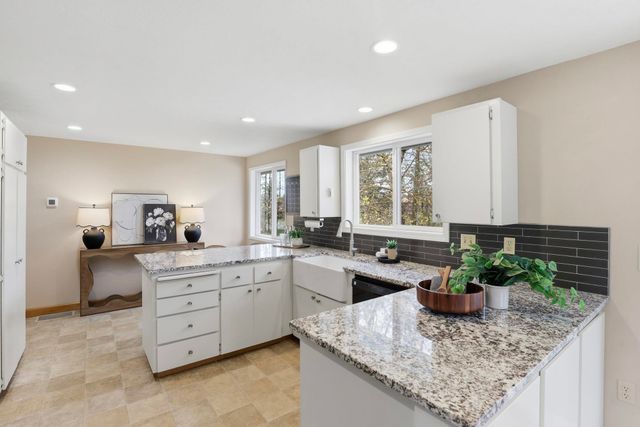 323 E Eleventh St, Deer Park, WA 99006