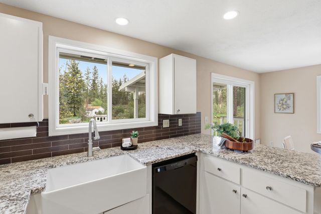 323 E Eleventh St, Deer Park, WA 99006