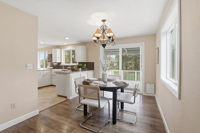 323 E Eleventh St, Deer Park, WA 99006