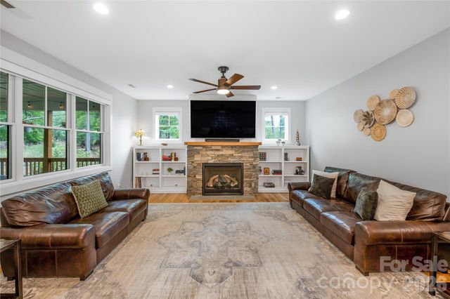 9 Ashe Park Circle, Asheville, NC 28806