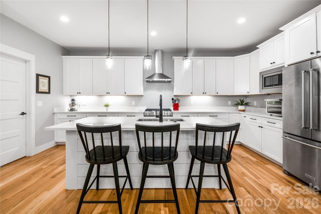 9 Ashe Park Circle, Asheville, NC 28806