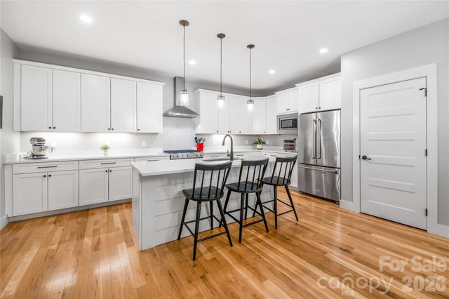 9 Ashe Park Circle, Asheville, NC 28806