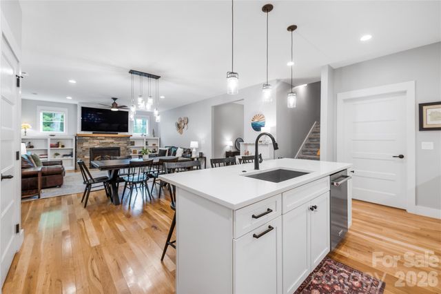 9 Ashe Park Circle, Asheville, NC 28806