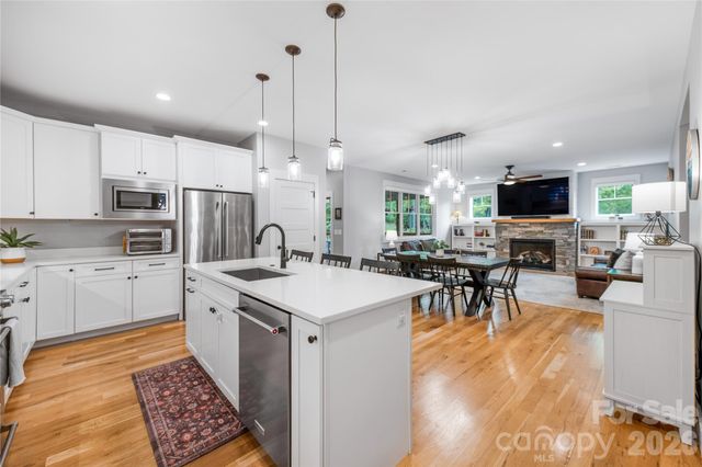 9 Ashe Park Circle, Asheville, NC 28806