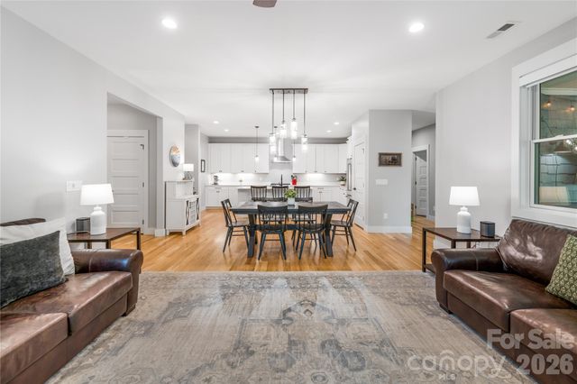 9 Ashe Park Circle, Asheville, NC 28806