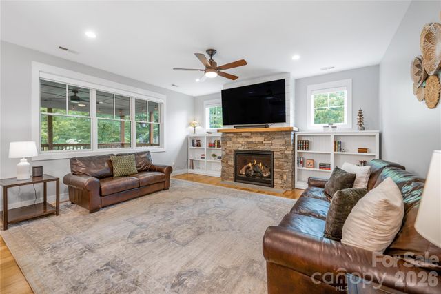 9 Ashe Park Circle, Asheville, NC 28806