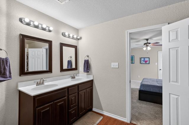 1609 Village Park Trail, Burleson, TX 76028