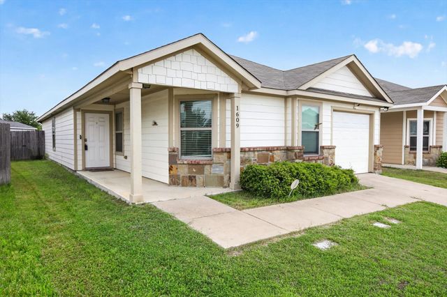 1609 Village Park Trail, Burleson, TX 76028