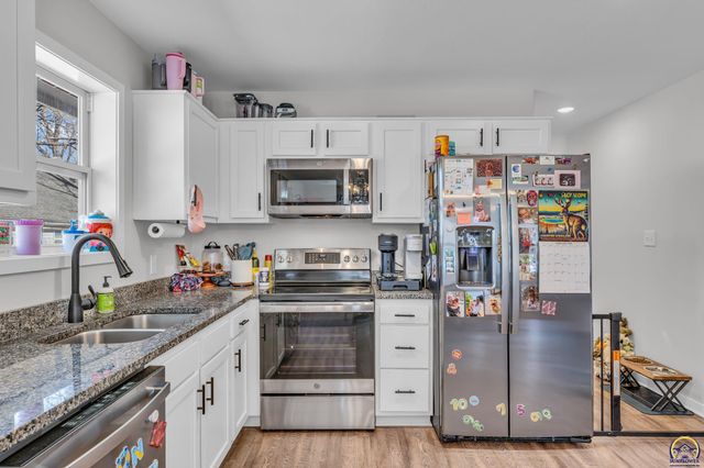 916 SW Warren AVE, Topeka, KS 66606