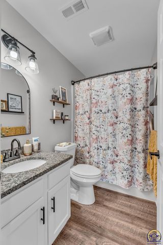 916 SW Warren AVE, Topeka, KS 66606