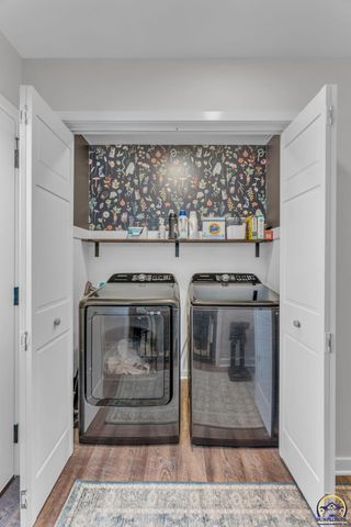 916 SW Warren AVE, Topeka, KS 66606