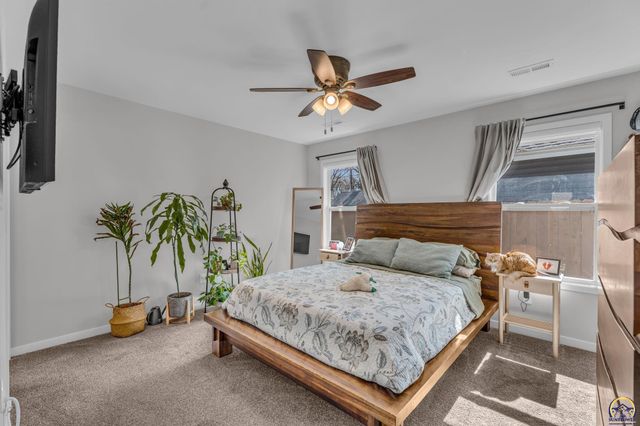 916 SW Warren AVE, Topeka, KS 66606