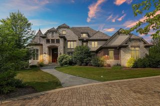 34 Abbey Woods Drive, Barrington Hills, IL 60010