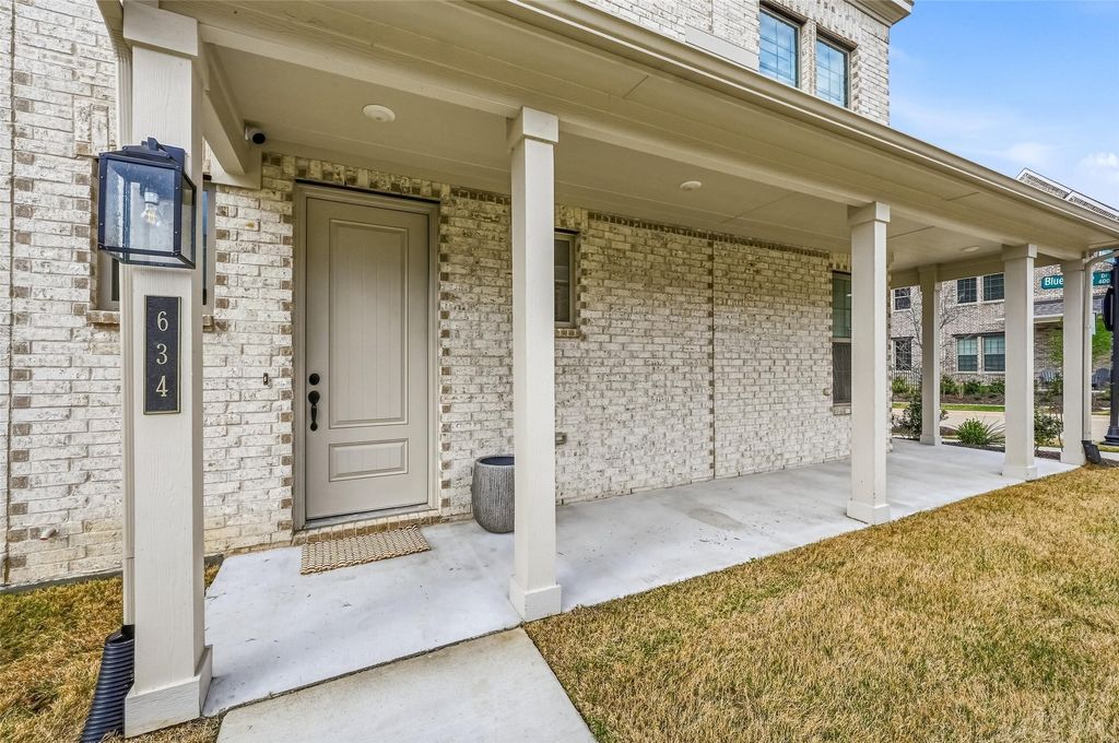 634 Blue Ridge Drive, Mansfield, TX 76063 — photo 2
