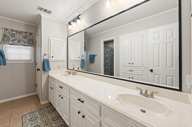 1004 Canyon Court, Cleburne, TX 76033