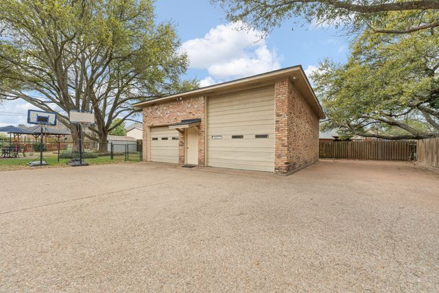 1004 Canyon Court, Cleburne, TX 76033